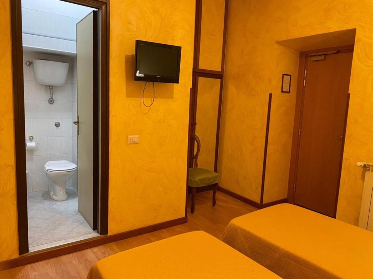 Hotel Roma Castle Termini Exterior foto
