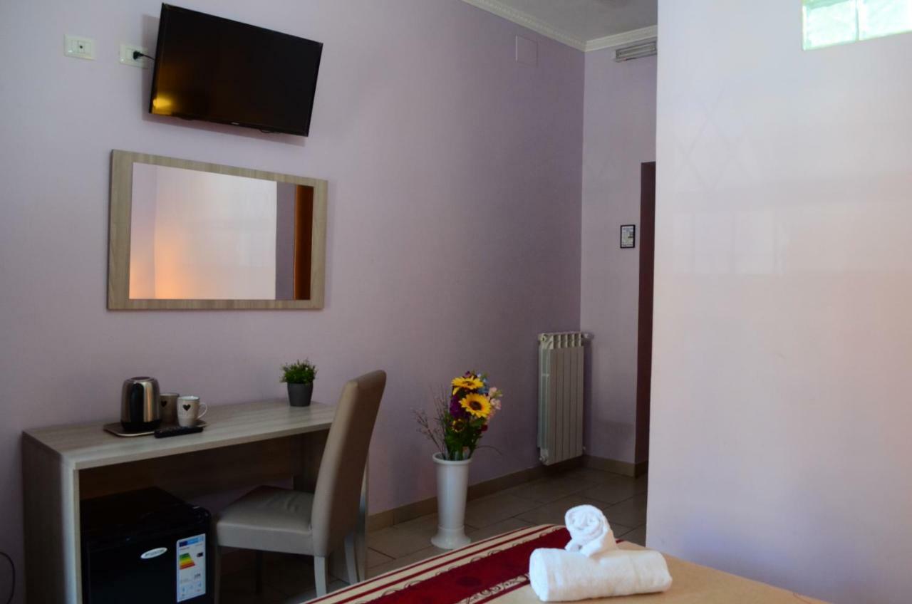 Hotel Roma Castle Termini Exterior foto